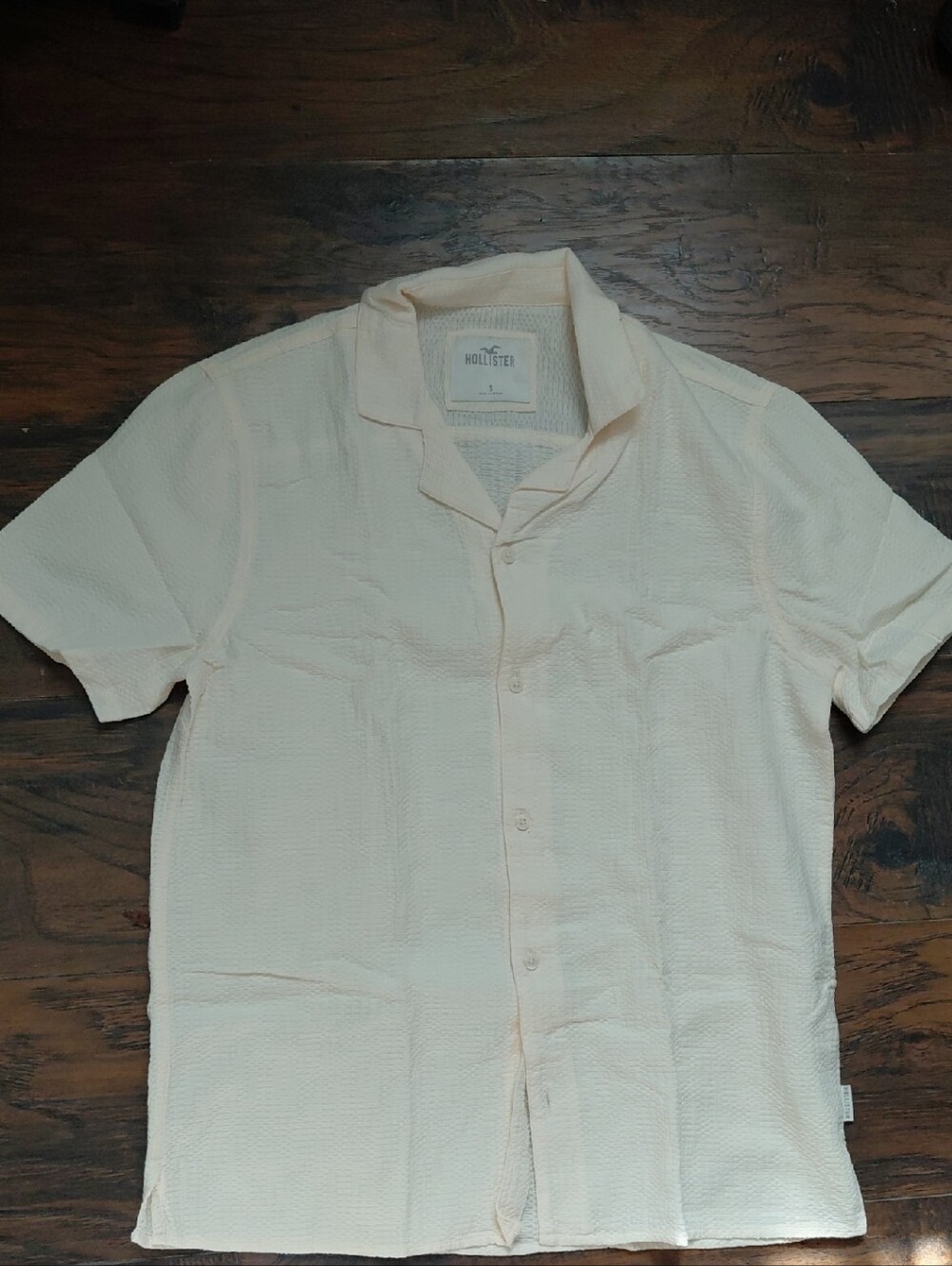 Hollister Men’s Short Sleeve Button-Down Shirt — Cream